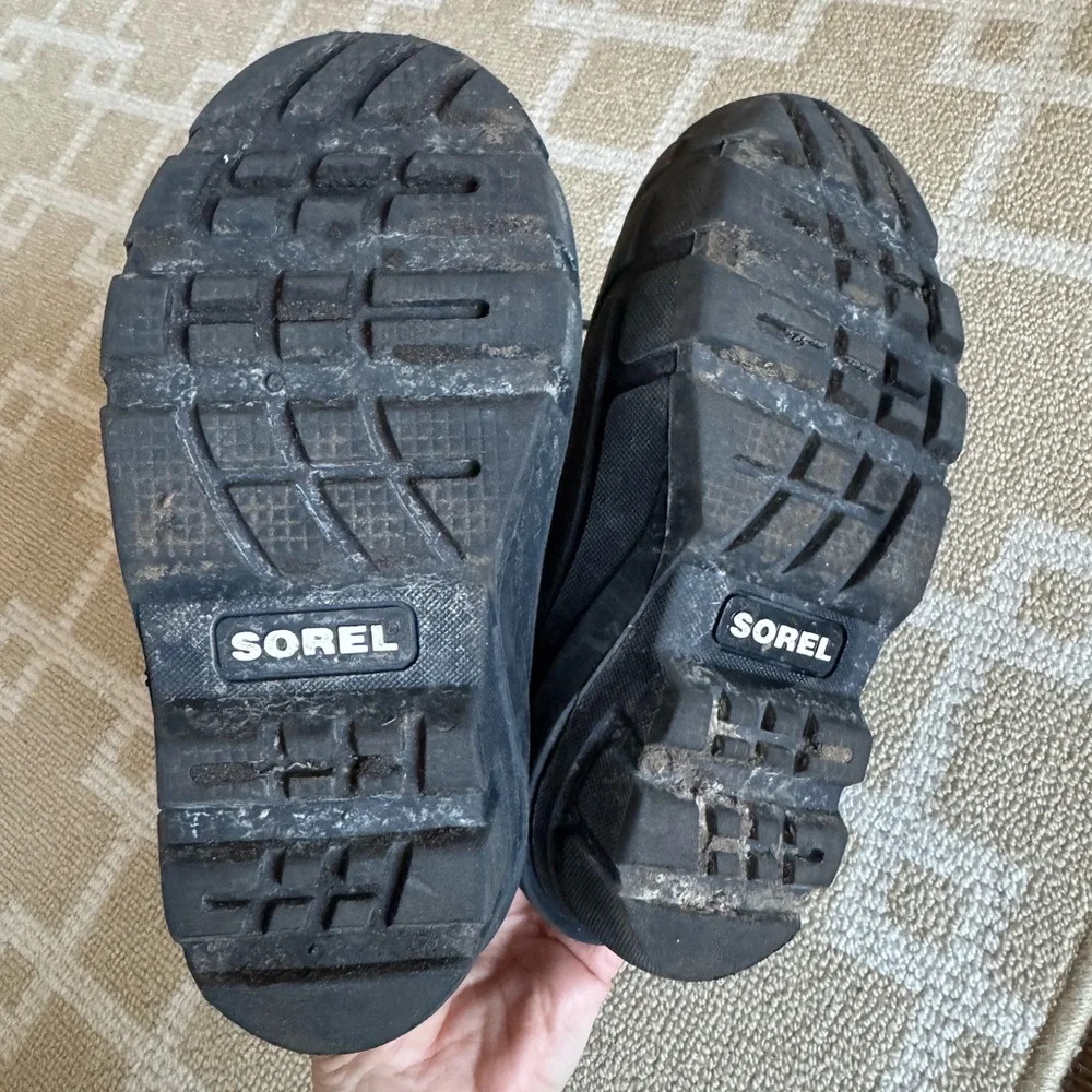 Sorel Kids Waterproof Snow Boots Insulated Warm Winter Outdoor Shoes Black 11